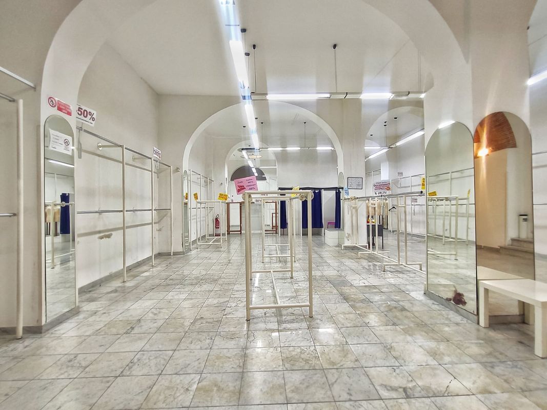 Ampio e funzionale cinque vani nei pressi della Stazione di SMN