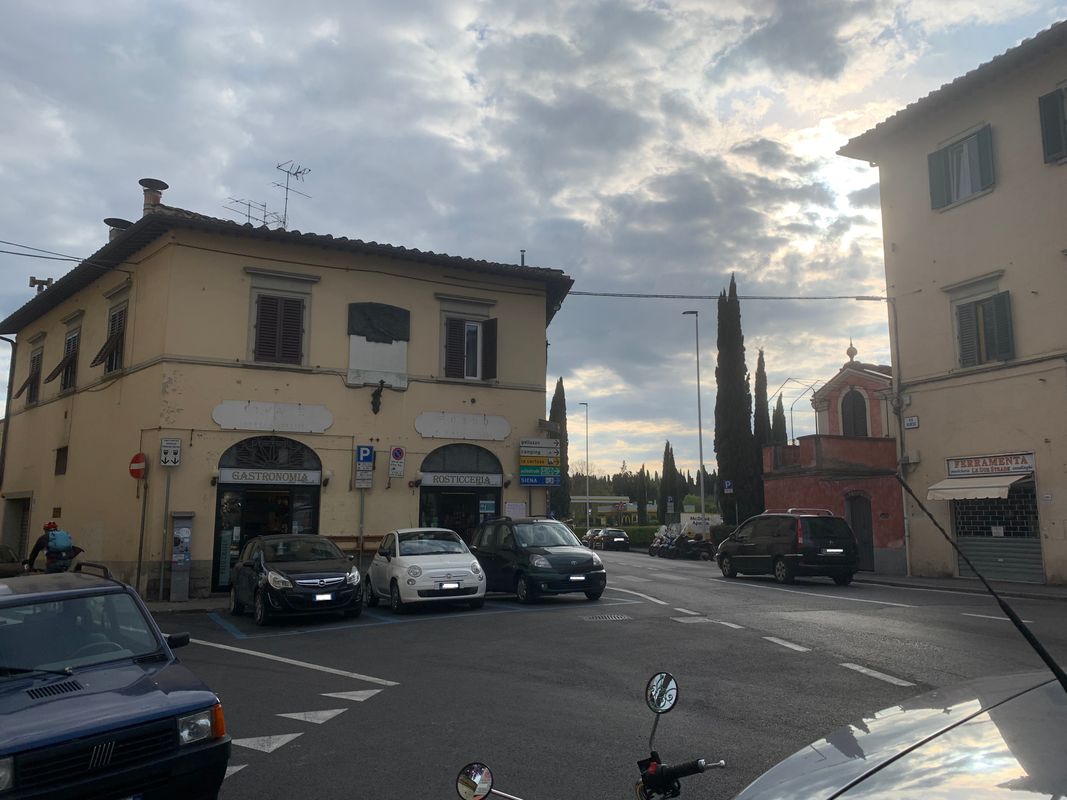 Valido negozio locato a storico conduttore