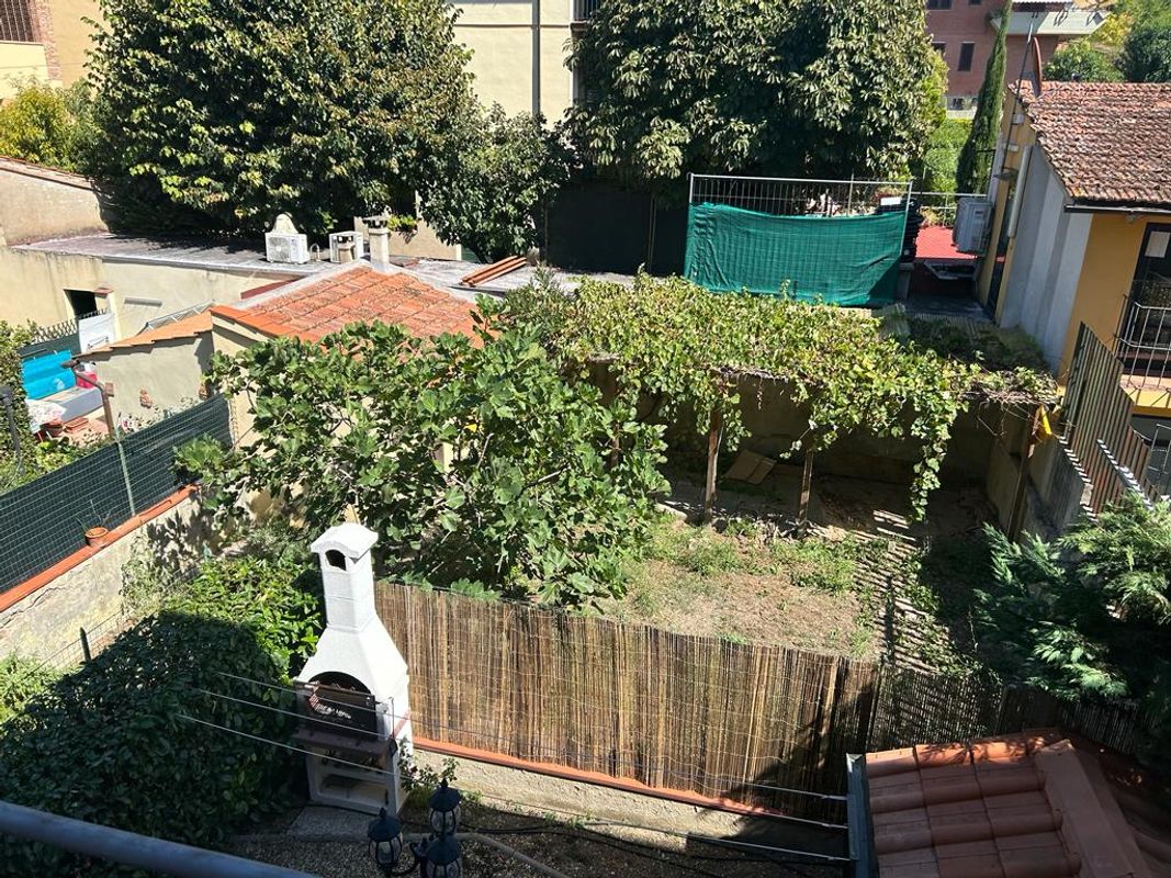 Trilocale ristrutturato con terrazza e giardino