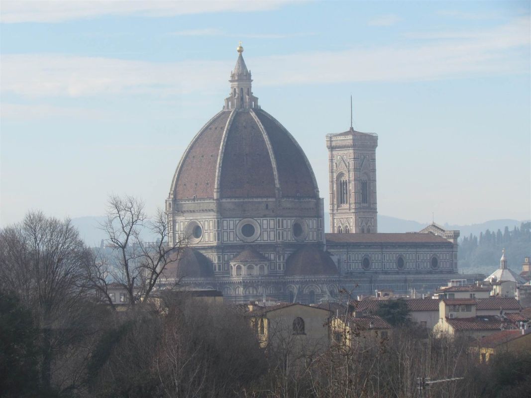 Panoramico trilocale in Piazza Donatello completamente ristrutturato.