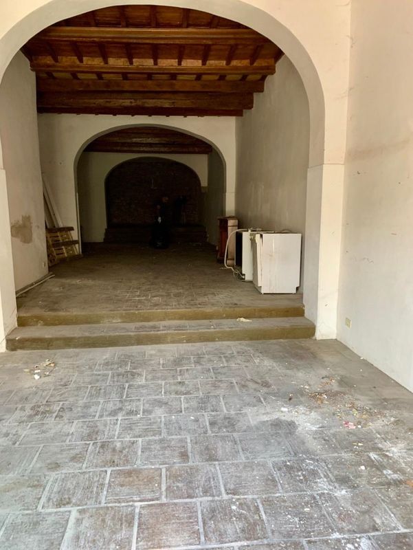 Negozio sporto su strada Italiana Immobiliare