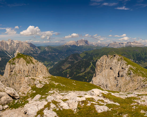 I MONZONI IN VAL DI FASSA VAL DI SAN NICOLÒ E RIFUGIO VALLACCIA