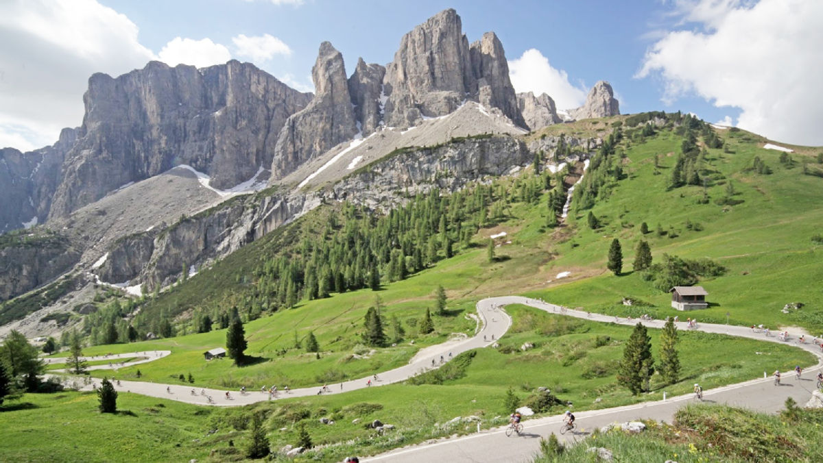 SELLARONDA Bike Day: scala i passi dolomitici