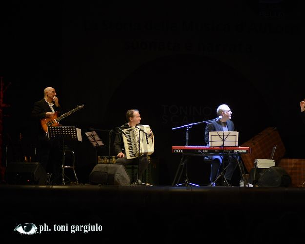 LA STORIA DELLA MUSICA D'Autore  Omaggio a  Bennato, Pino Daniele, Rino Gaetano, Ivan Graziani, Franco Battiato