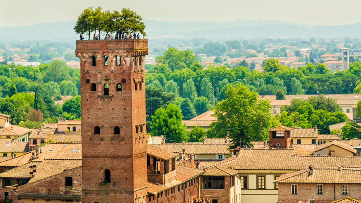 Lucca, tra bestie medievali e torri