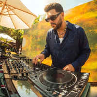 DJs