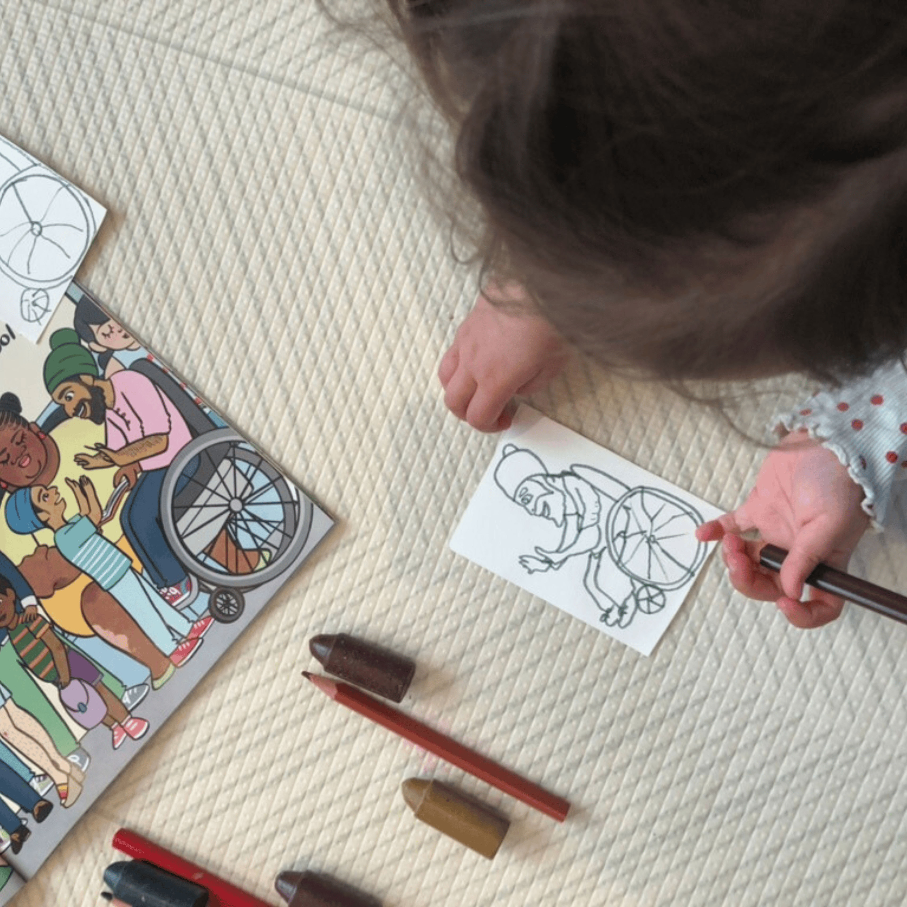 Cardboard roll characters
