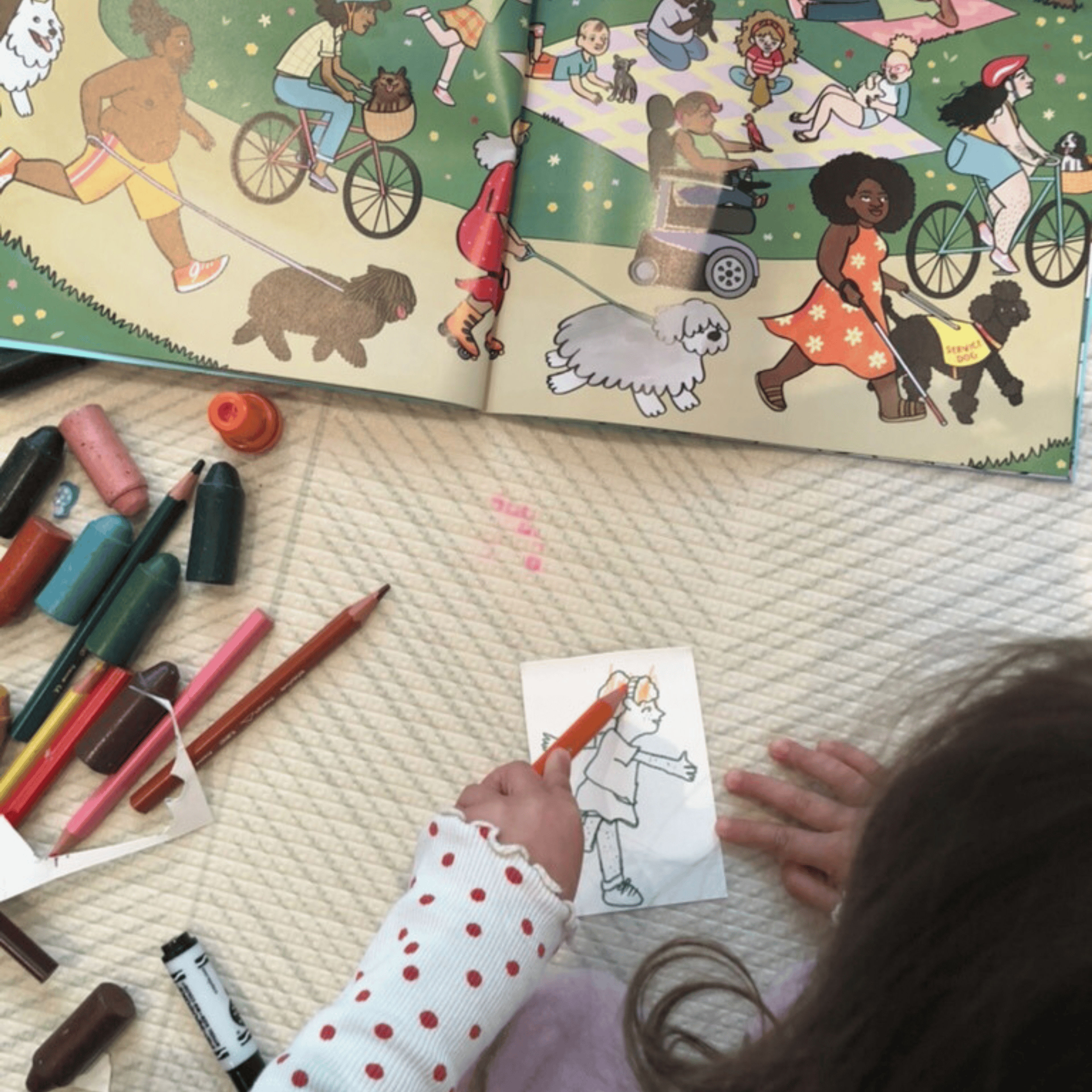 Cardboard roll characters