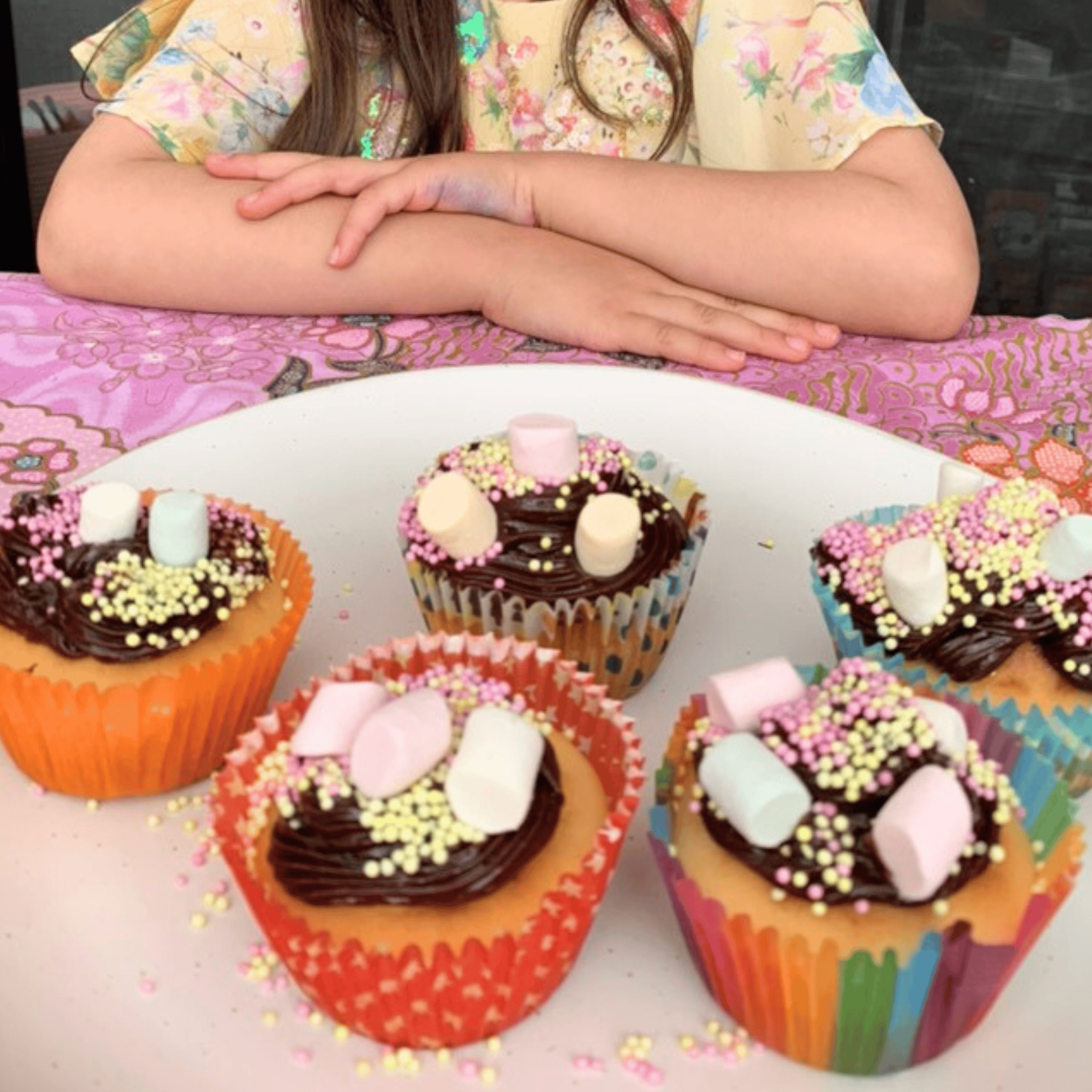 Cupcake decorating