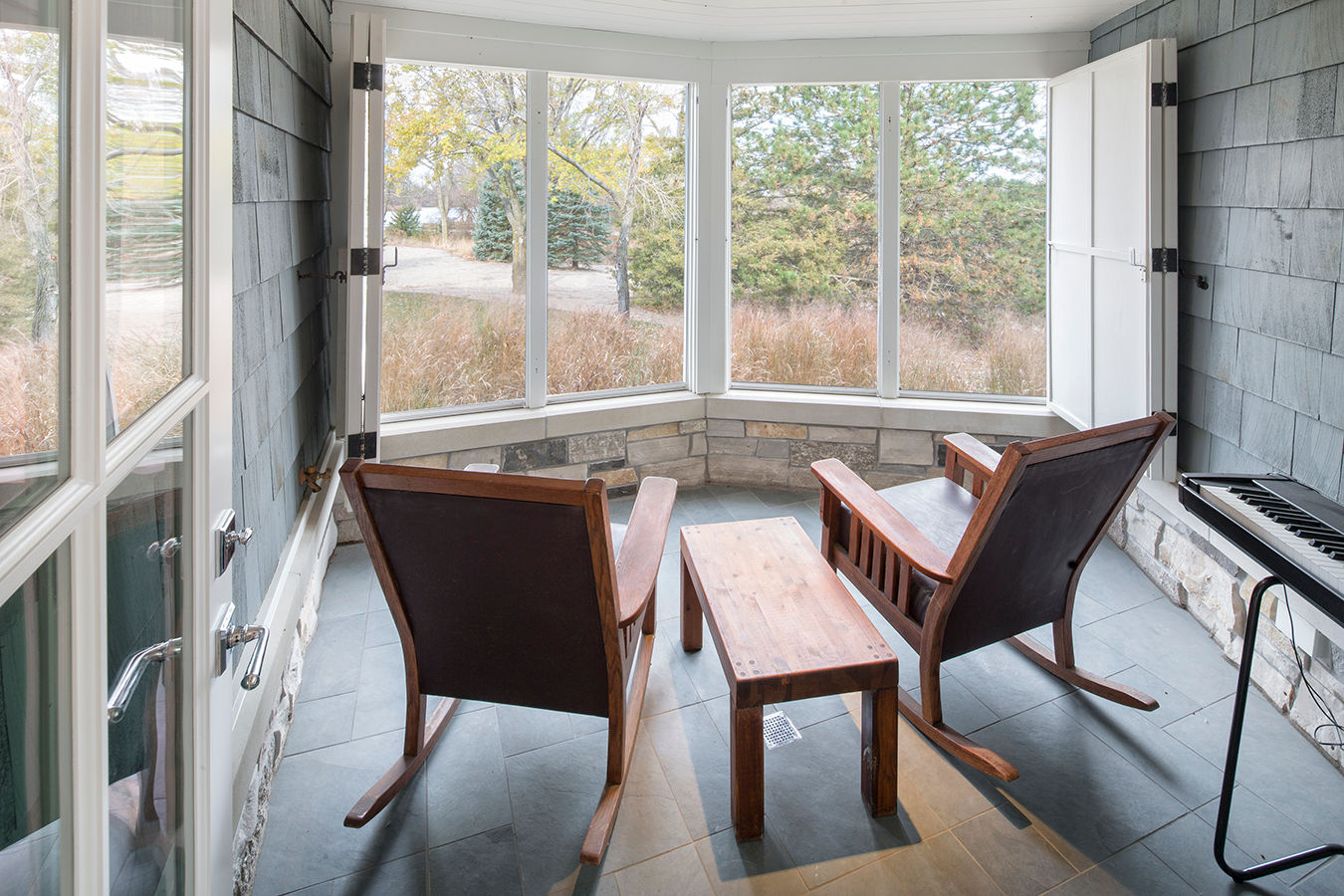 North Bend Lake House - Image 15
