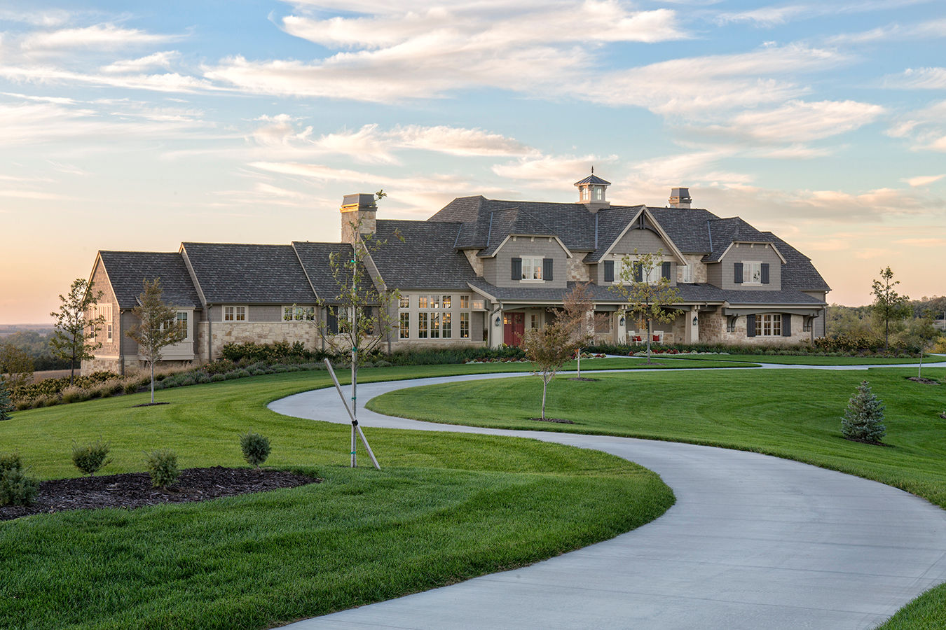 Luxury Estate - Image 1