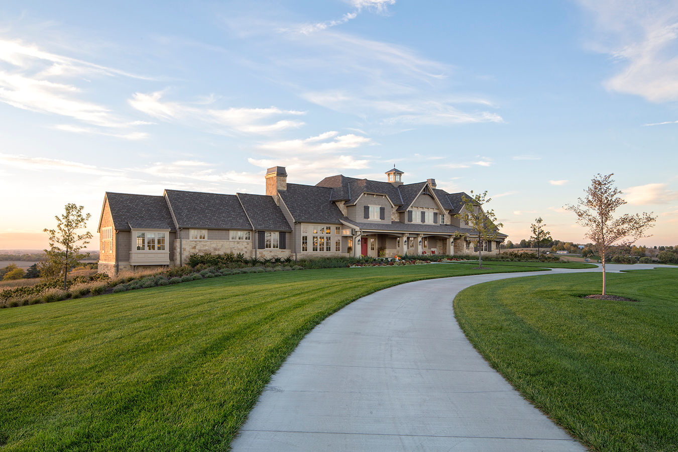 Luxury Estate - Image 2