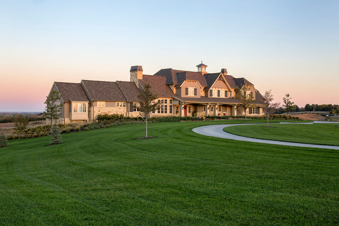 Luxury Estate - Image 12