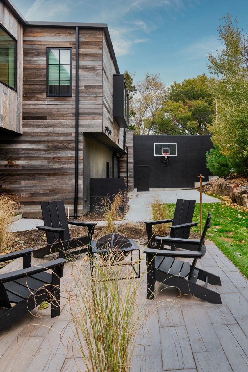 West Side Garage - Image 10