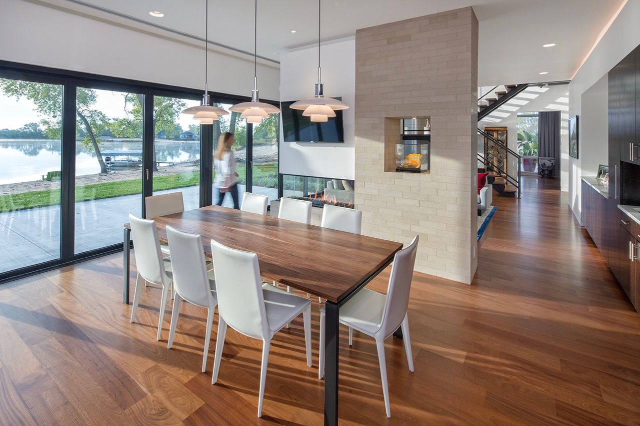 Modern Lake House - Image 13