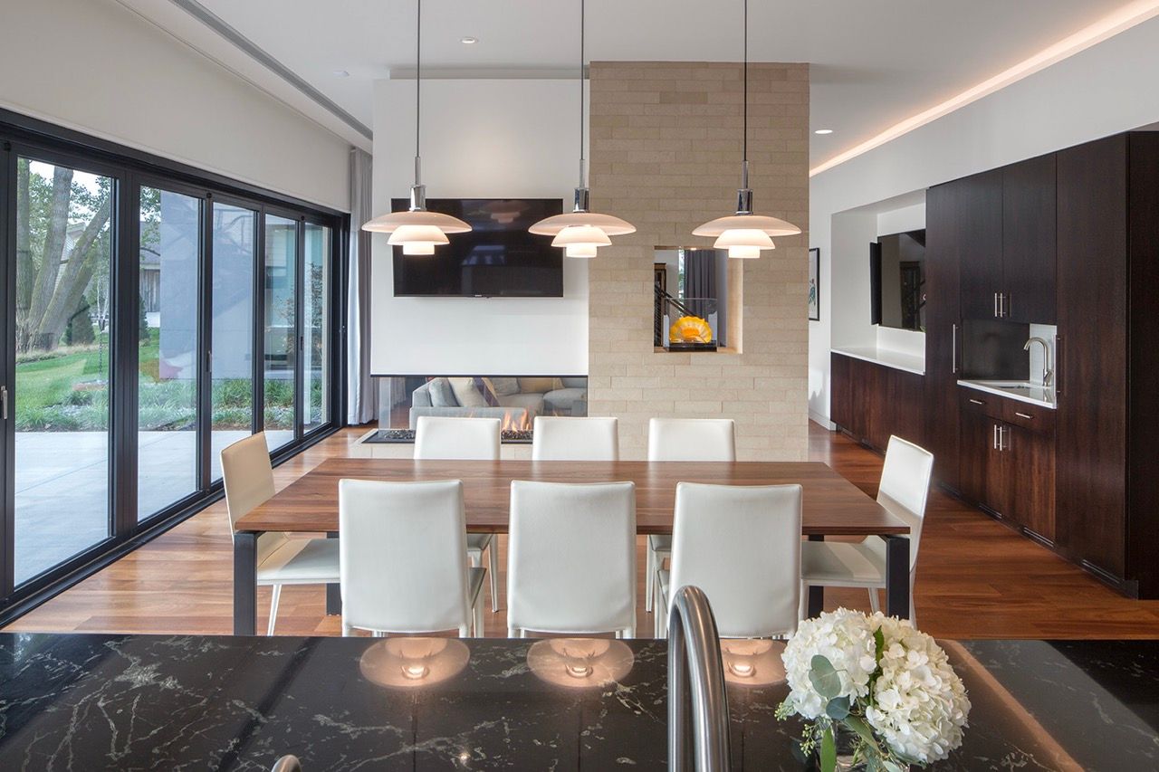 Modern Lake House - Image 18