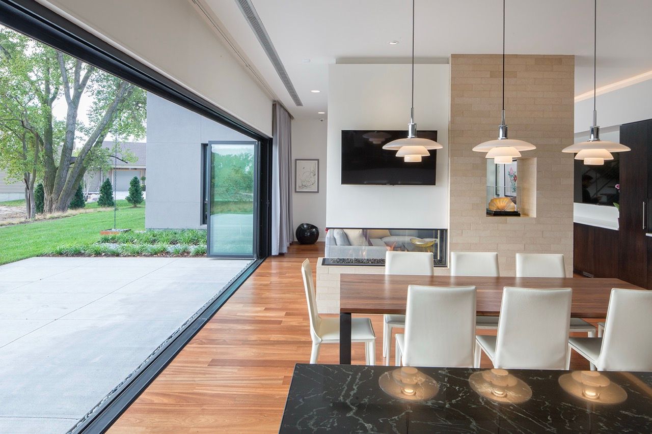 Modern Lake House - Image 24