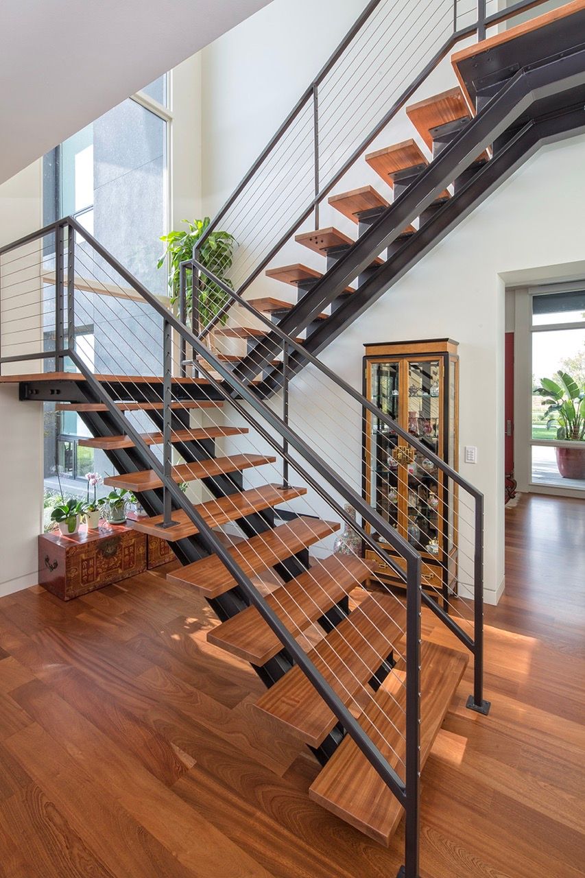 Modern Lake House - Image 25