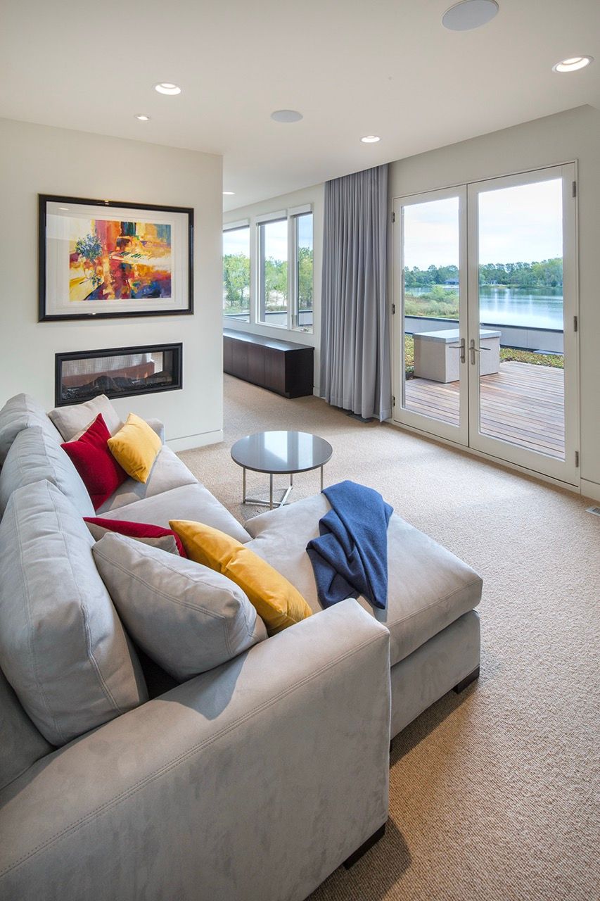 Modern Lake House - Image 32