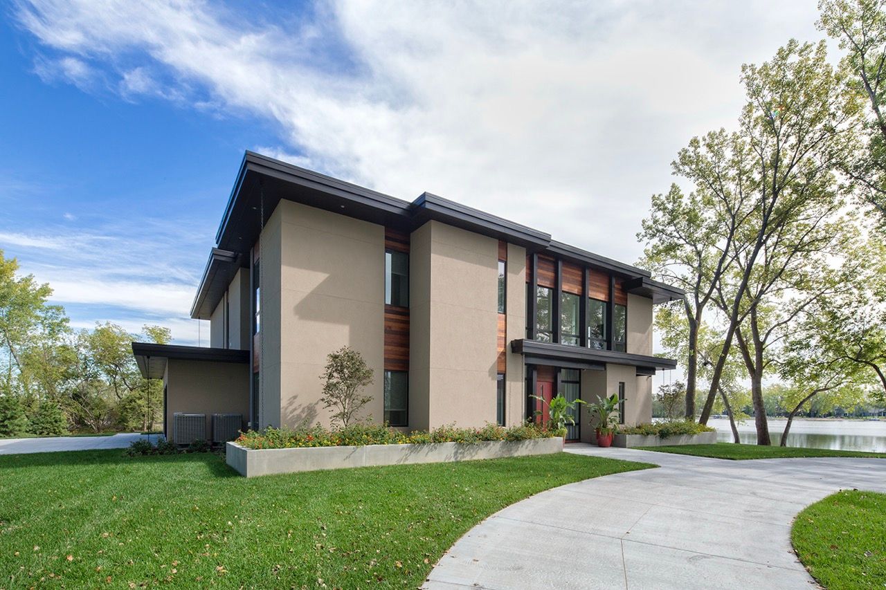 Modern Lake House - Image 37