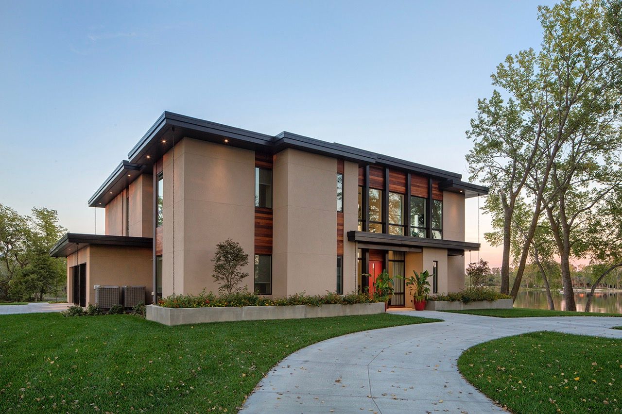 Modern Lake House - Image 41