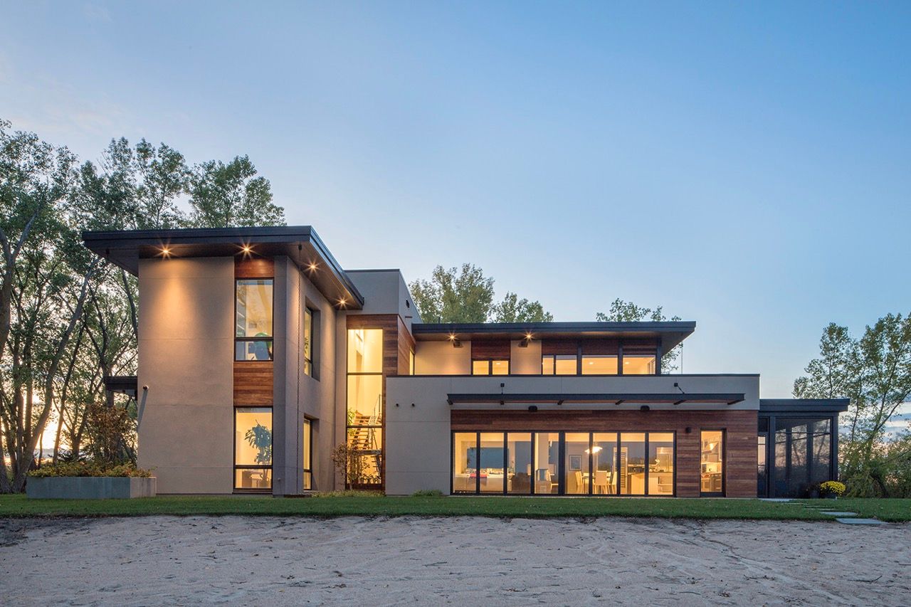 Modern Lake House - Image 45