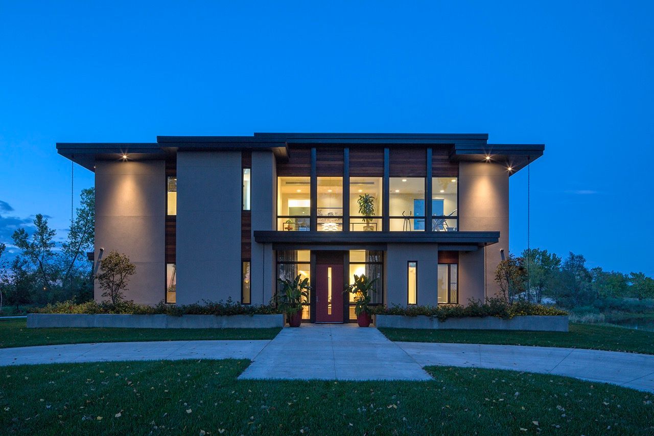 Modern Lake House - Image 46
