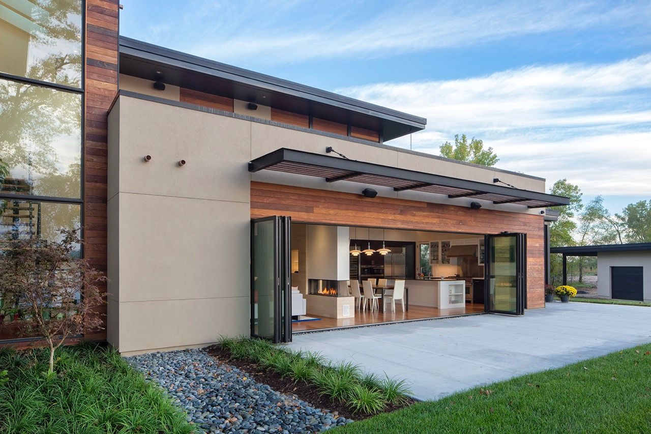 Modern Lake House - Image 6
