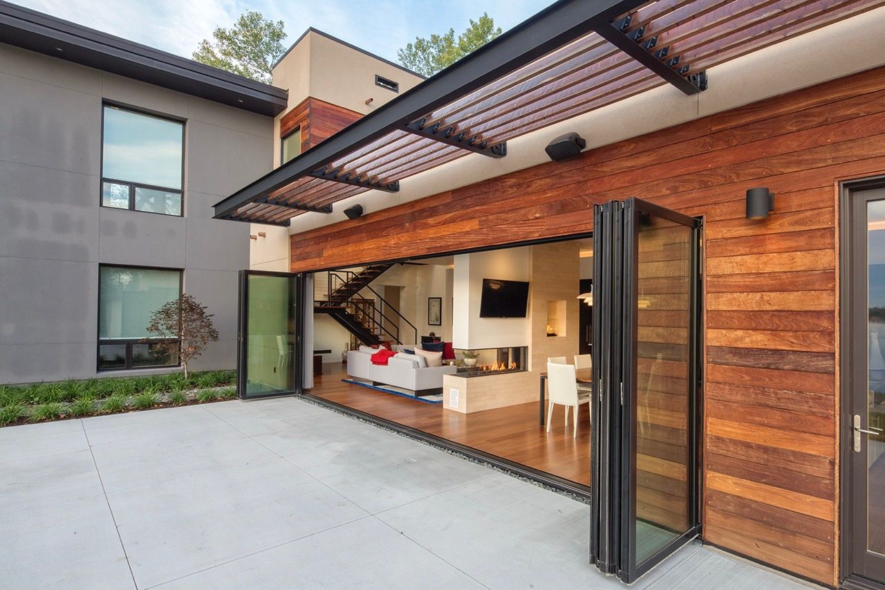 Modern Lake House - Image 8