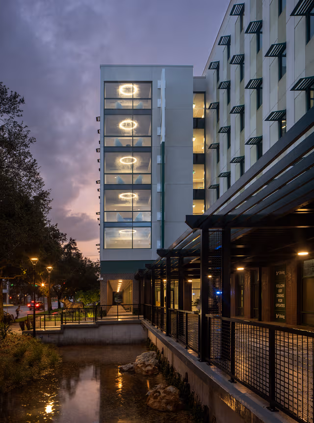 University of South Florida St. Petersburg Osprey Suites & Dining Hall 