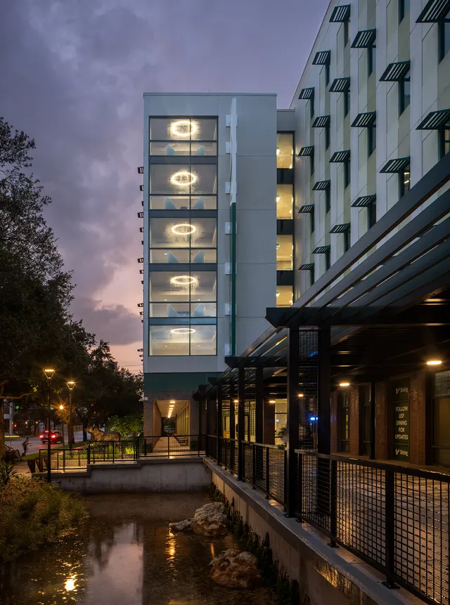 University of South Florida St. Petersburg Osprey Suites & Dining Hall 