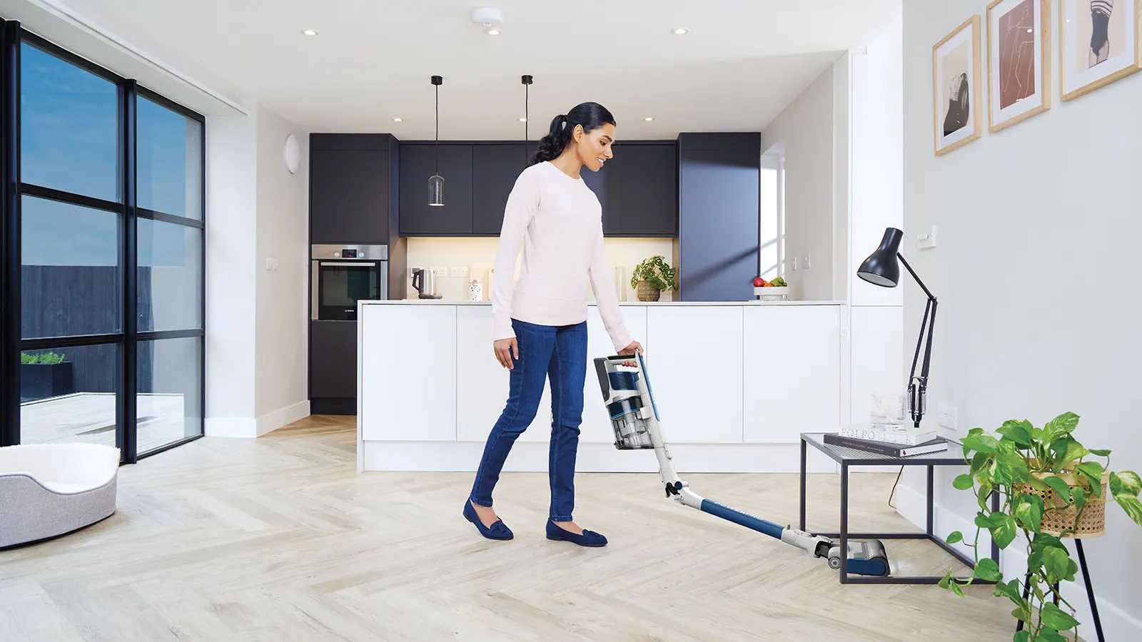 Shark PowerPro Cordless Vacuum-  IZ380EU