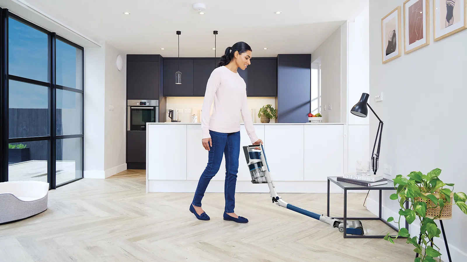 Shark PowerPro Cordless Vacuum-  IZ380EU