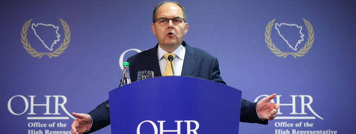 Electoral divides: High Representative Christian Schmidt at a press conference in the press conference in the Office of the High Representative building, Sarajevo, July 2022. Courtesy of Pixsell photo and video agency / Alamy Stock Photo