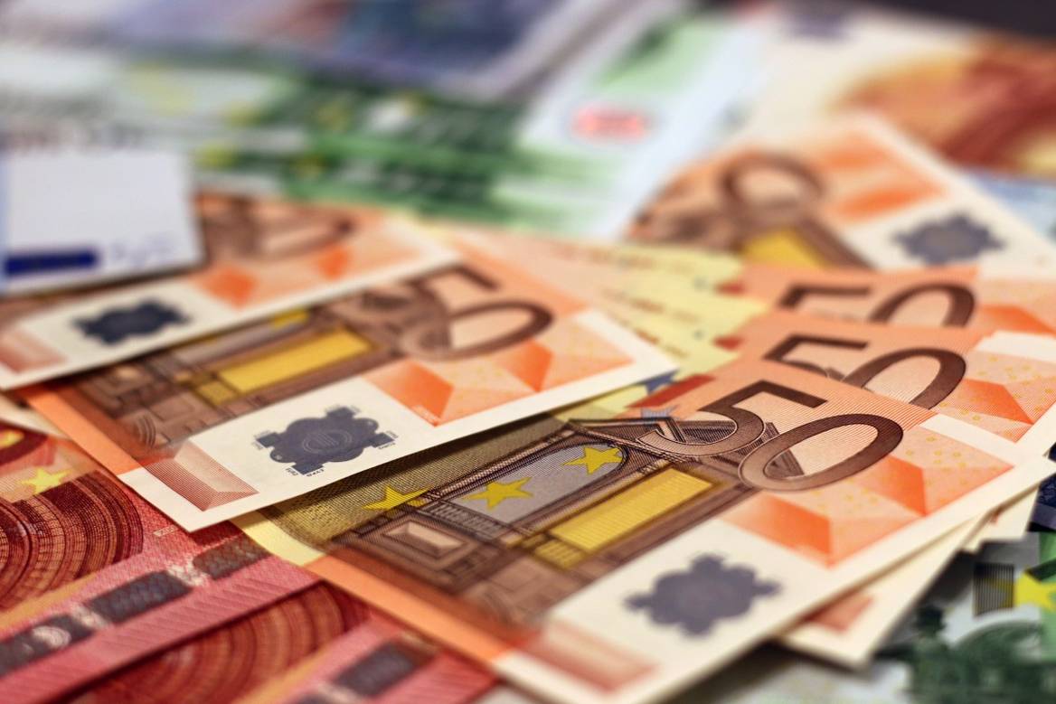 euro_bills.jpg