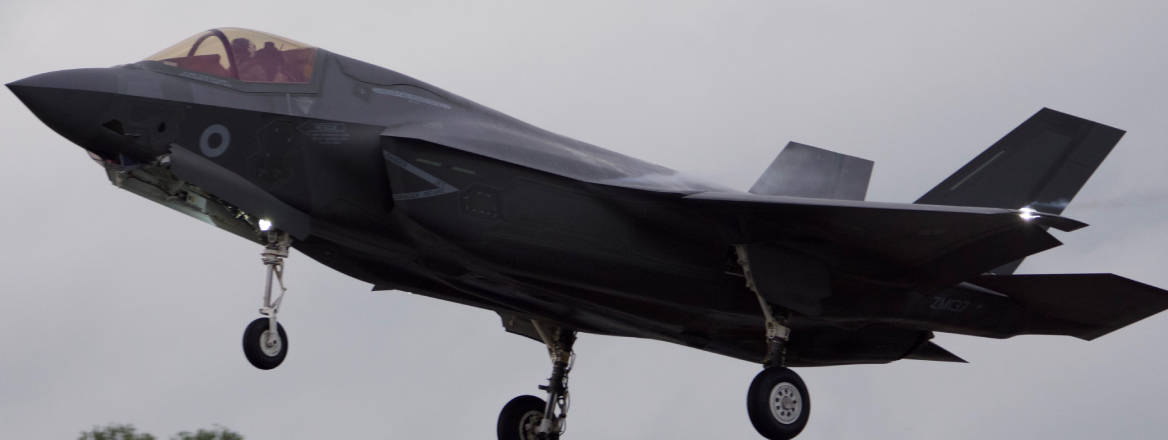 RAF F35 Jet arrives in UK