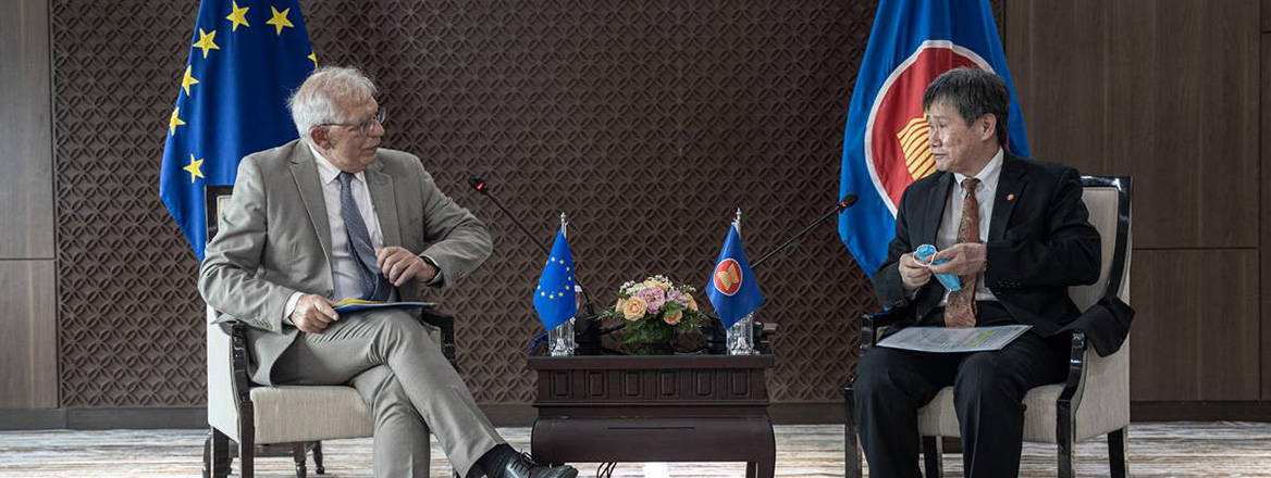 High Representative of the EU for Foreign Affairs and Security Policy Josep Borrell and Secretary General of ASEAN Lim Jock Hoi at a meeting on 3 June 2021