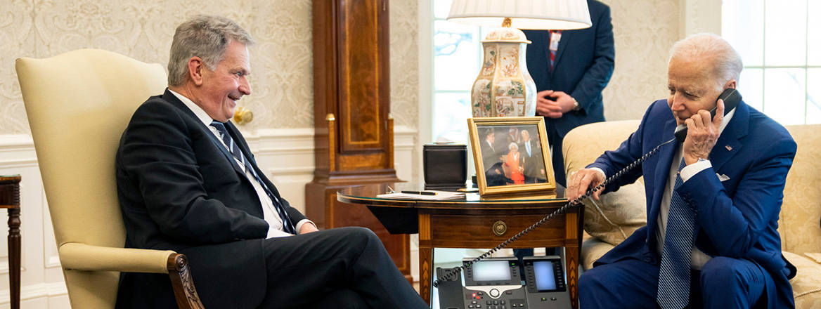 Finnish President Sauli Niinistö with US President Joe Biden at the White House on 4 March 2022