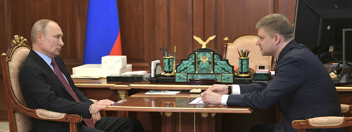 Economic linchpin: Russian President Vladimir Putin with head of Russian Railways Oleg Belozerov. Image: kremlin.ru / Wikimedia Commons / CC BY-SA 4.0