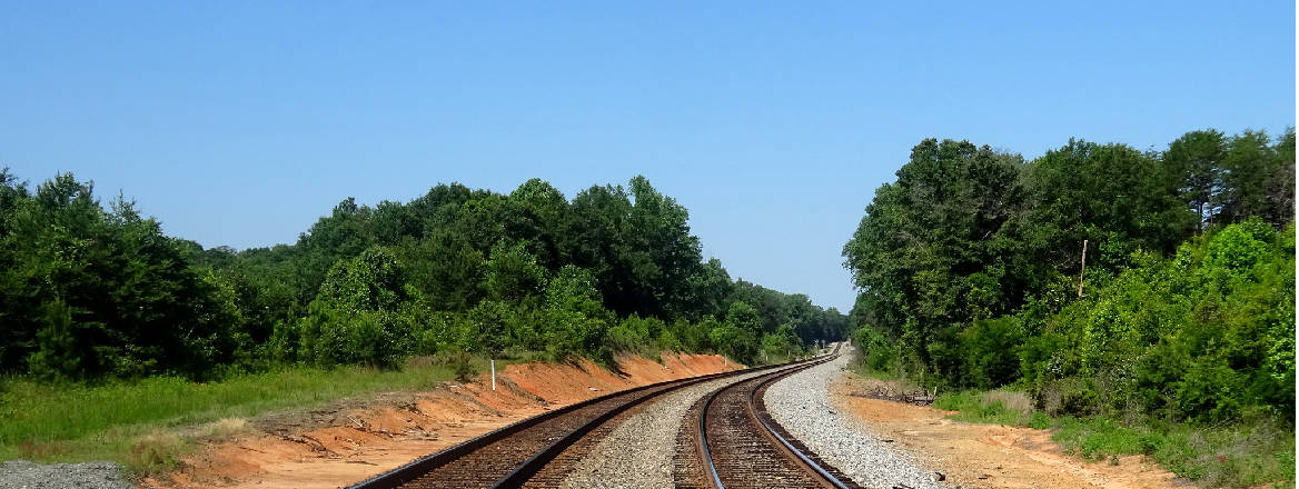 train tracks in the day light