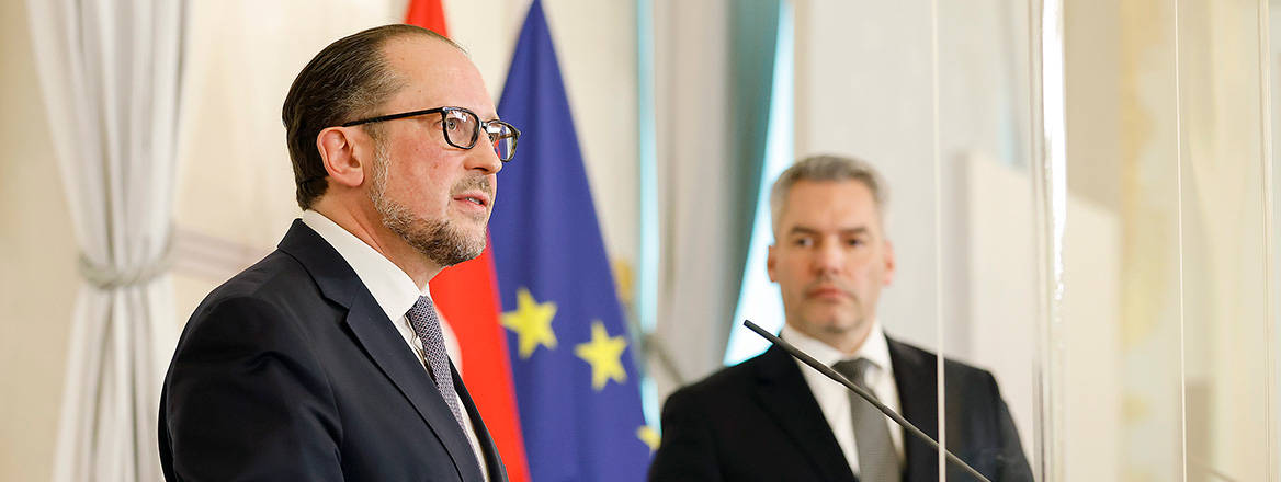 Subtle shifts: Austrian Foreign Minister Alexander Schallenberg and Chancellor Karl Nehammer hold a press conference on Ukraine