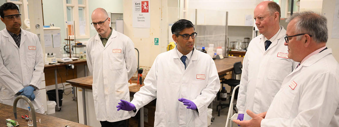 Science lessons: UK Prime Minister Rishi Sunak visits a research laboratory in Kent in in 2023