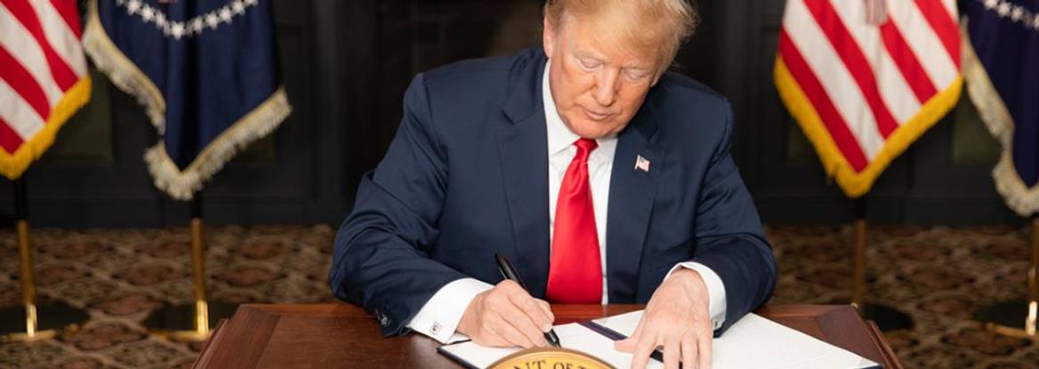 Donald Trump signs executive order