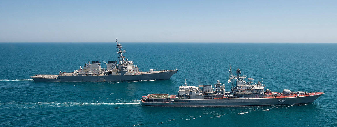 Moving in unison: A US Navy destroyer and a Ukrainian Navy frigate in the Black Sea