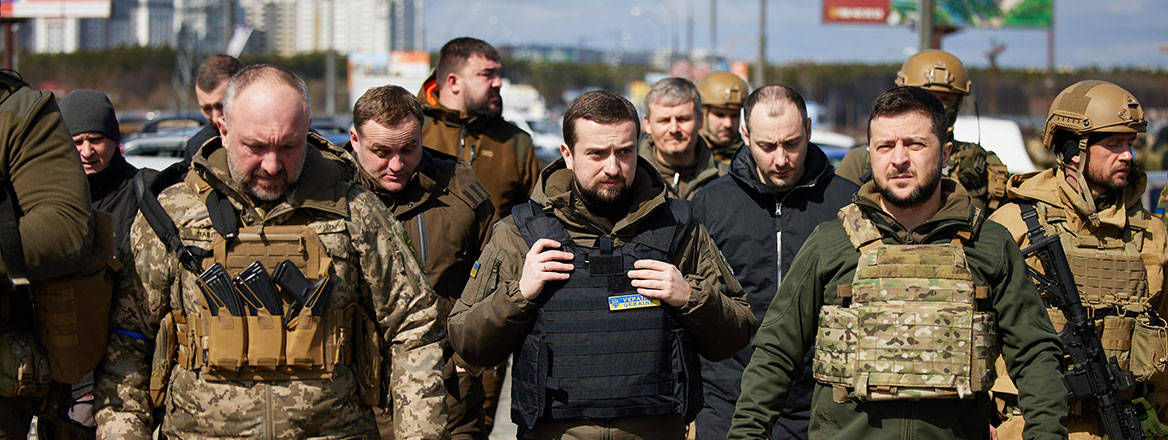 Right to the top: Ukrainian President Volodymyr Zelensky with some of his officials. The figure in the middle, Kyrylo Tymoshenko, resigned in the wake of a recent corruption scandal