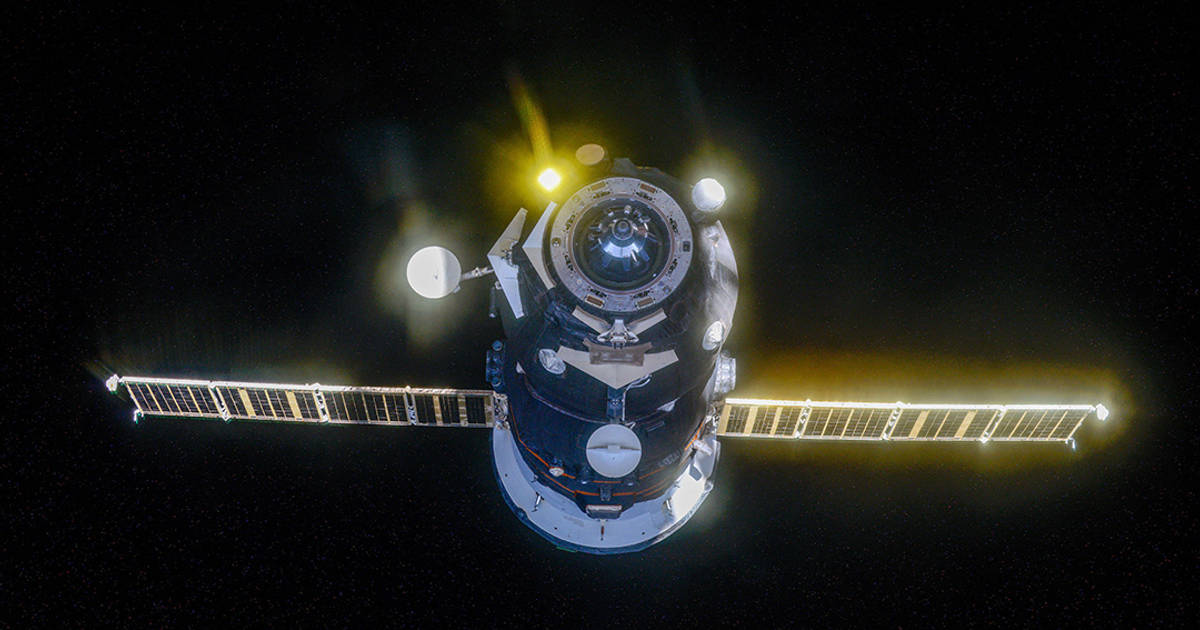 Russian Satellites Maneuver Near Ukrainian Intelligence Satellite