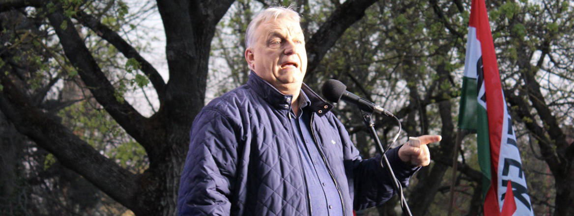 Viktor Orbán, supporters and protestors at his rally at Szentes on 1 April 2026. Images courtesy of the author