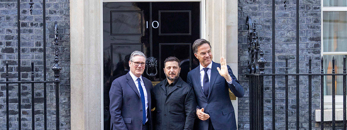 Keir Starmer, President Zelensky and Mark Rutte at the door of Number 10.