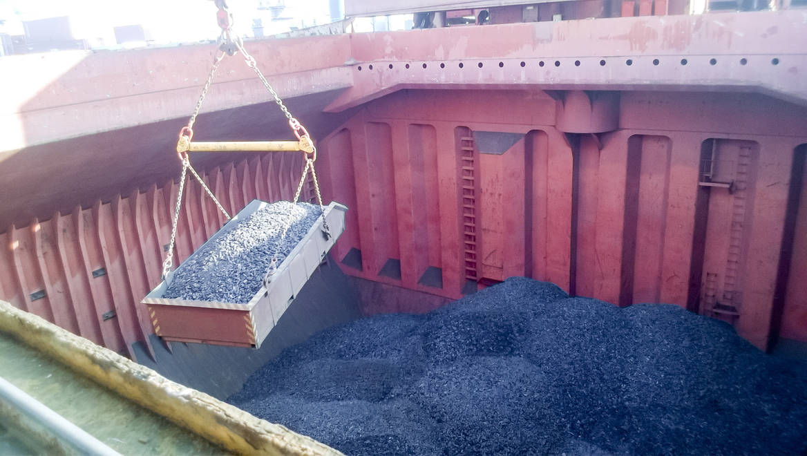 coal_in_a_ship_edited.jpg