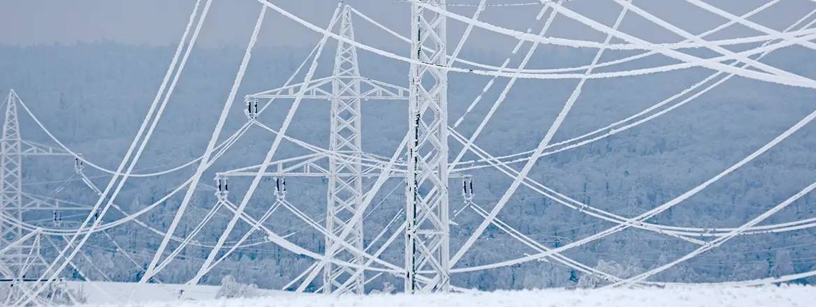 Frozen power lines in Hüttenrode